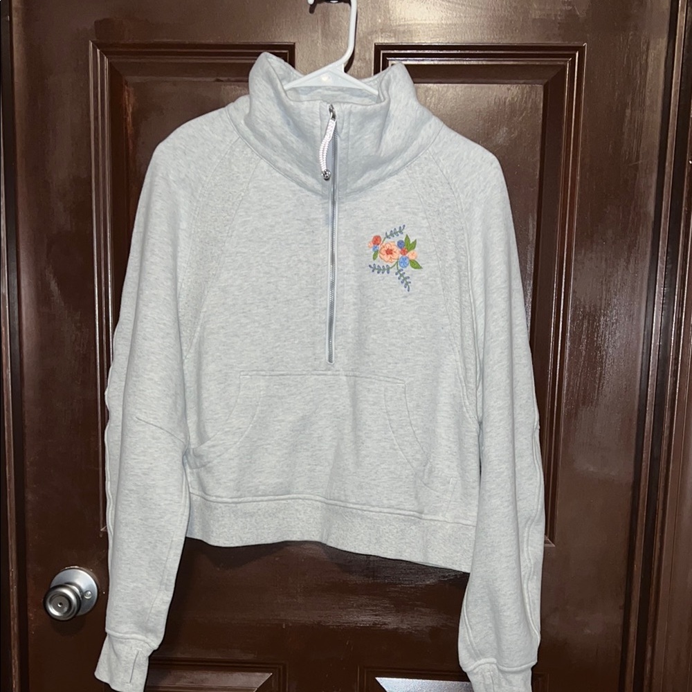 Lululemon Scuba size M/L